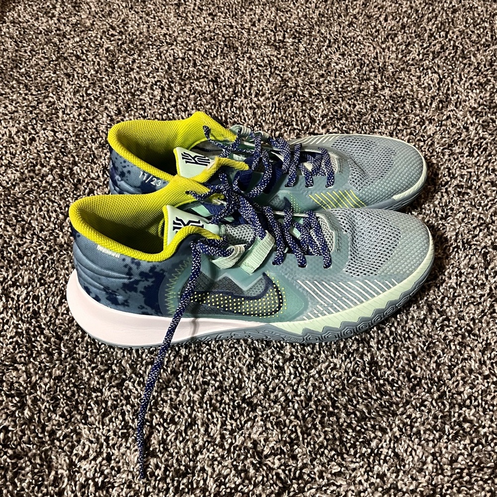 Nike Kyrie Flytrap 5 - image 4